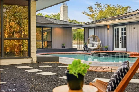 $1,585,000 | 224 Tumble Creek Lane, Fallbrook, CA 92028