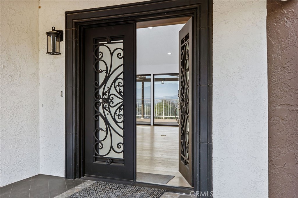 16066 Rancho Verde Circle Riverside, CA 92506 - Photo 7 of 51