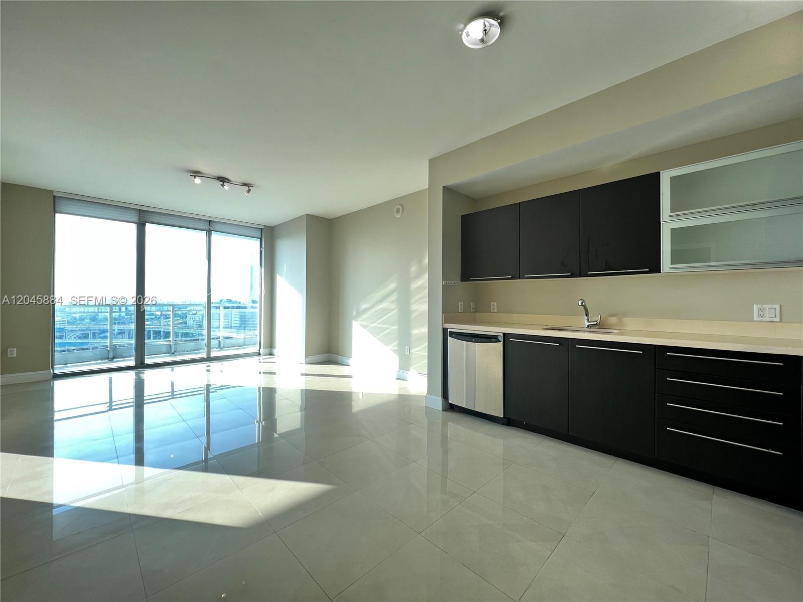 90 Southwest 3rd Street, Unit 1710 Miami, FL 33130 - Photo 2 of 9