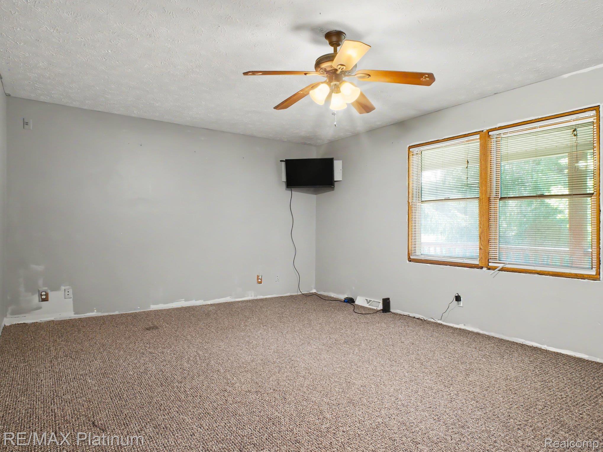 3215 Rafferty Drive Howell, MI 48843 - Photo 11 of 35 018_file_9522.jpg