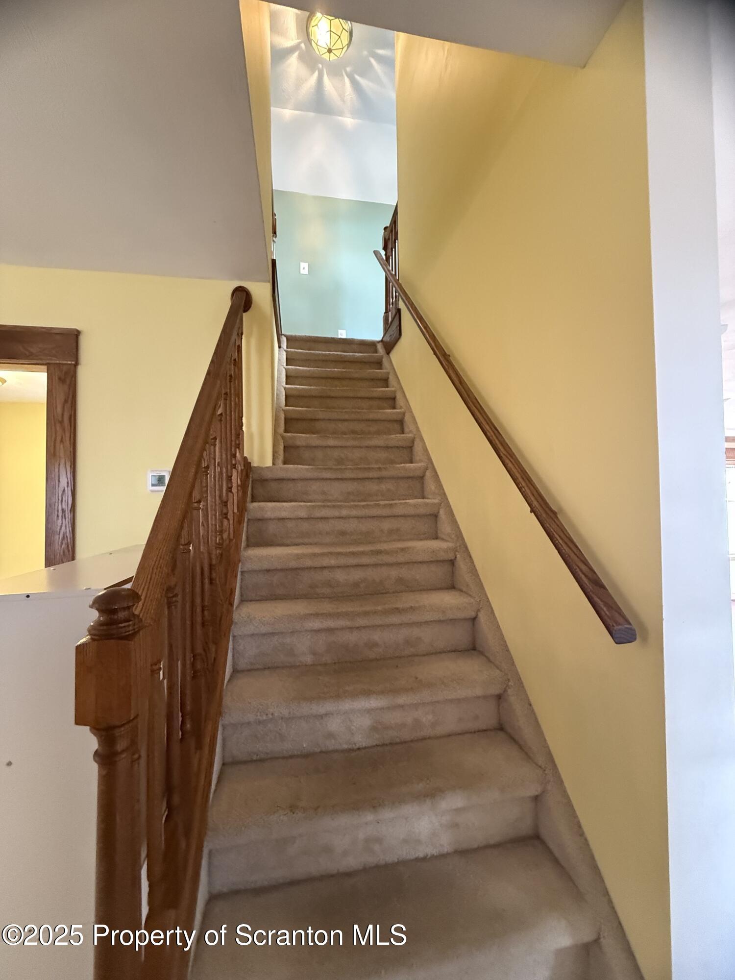 302 Main Street Blakely, PA 18452 - Photo 28 of 38 a view of entryway