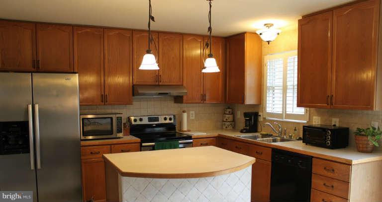 6717 Hemlock Point Road New Market, MD 21774 - Photo 10 of 30 Kitchen