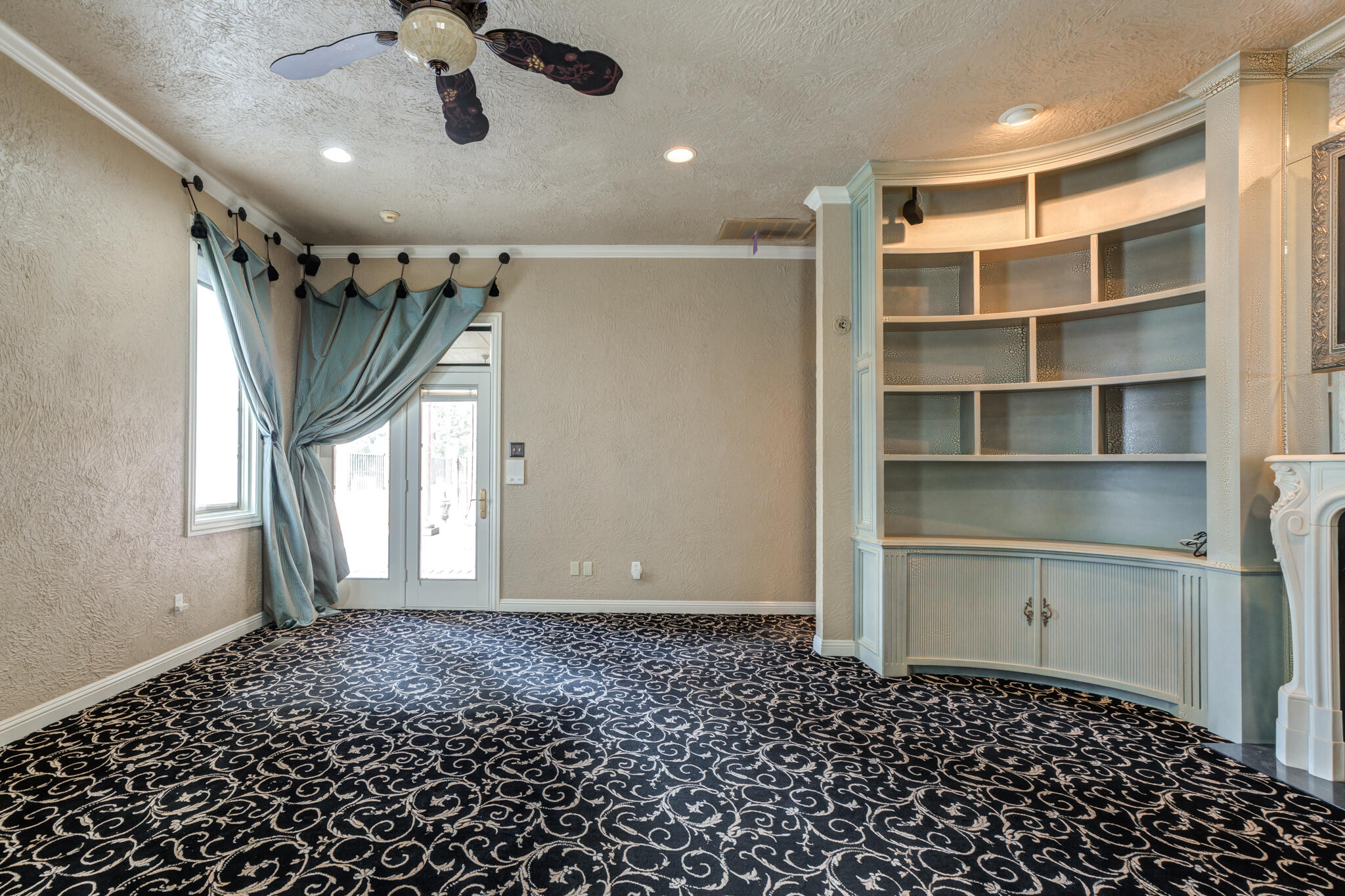 8901 York Place Lubbock, TX 79424 - Photo 24 of 45 a view of entryway