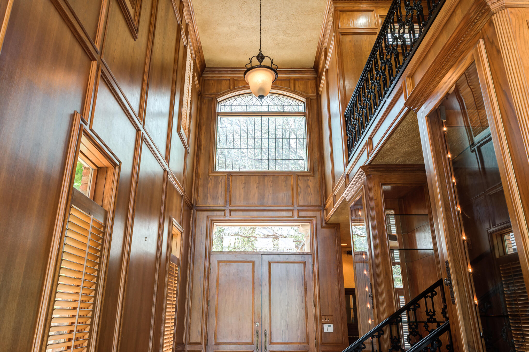 8901 York Place Lubbock, TX 79424 - Photo 4 of 45 a view of an entryway