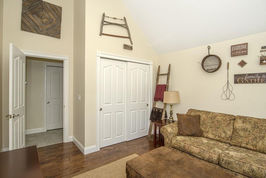 1099 Walnut Plain Road Rochester, MA 02770 - Photo 17 of 40