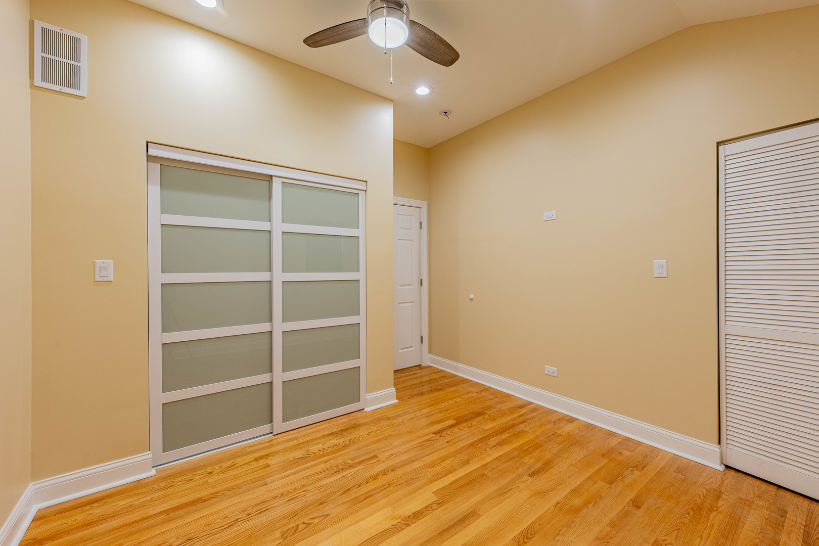 2012 West Coulter Street Chicago, IL 60608 - Photo 21 of 47 a view of an empty room with a window