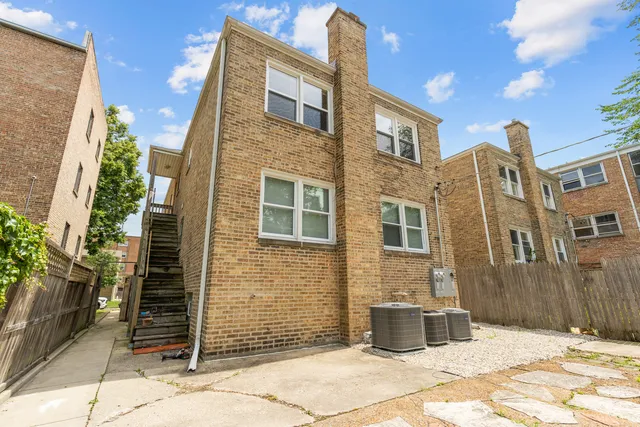 $2,500 | 236 Callan Avenue, Unit 3, Evanston, IL 60202