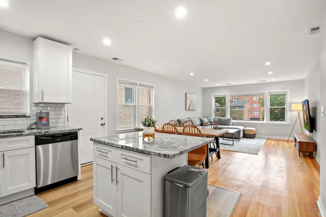 $2,500 | 236 Callan Avenue, Unit 3, Evanston, IL 60202