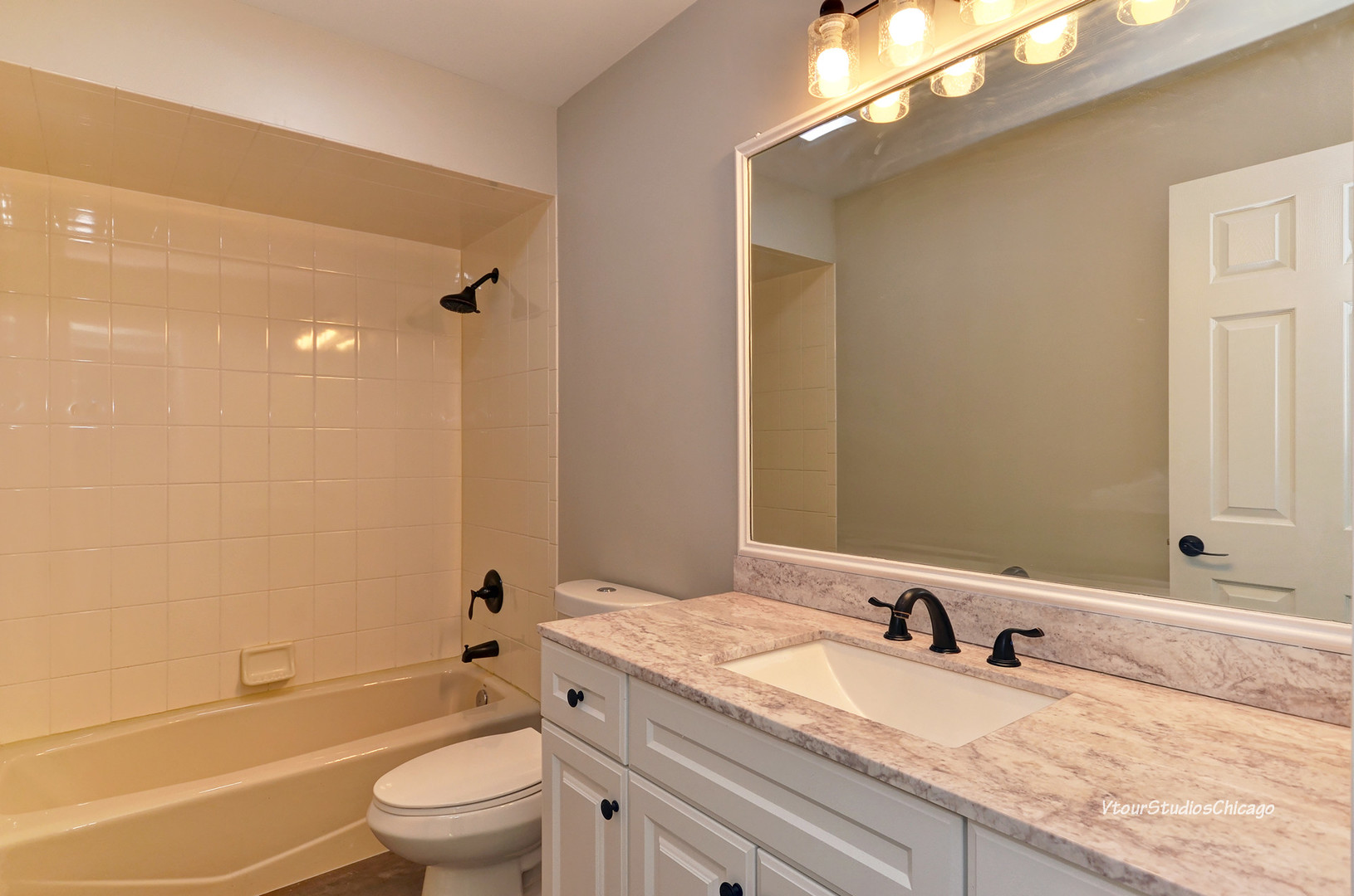 710 Ayers Street Bolingbrook, IL 60440 - Photo 35 of 52