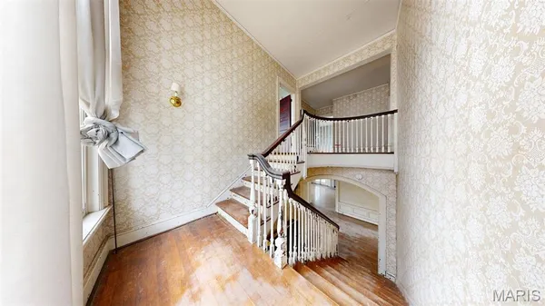 $650,000 | 49 Kingsbury Place, St. Louis, MO 63112