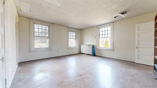 $650,000 | 49 Kingsbury Place, St. Louis, MO 63112