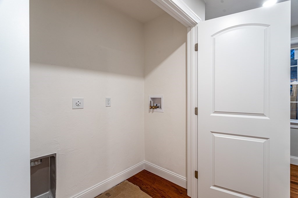 52 Catacunemaug Road Shirley, MA 01464 - Photo 11 of 39