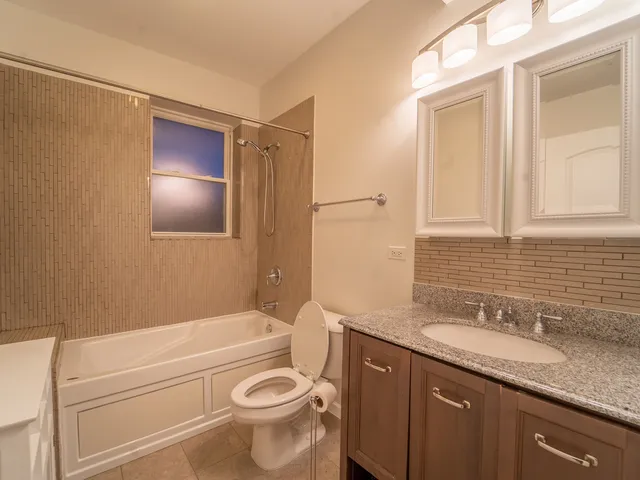 $124,900 | 6752 South Clyde Avenue, Unit 3, Chicago, IL 60649