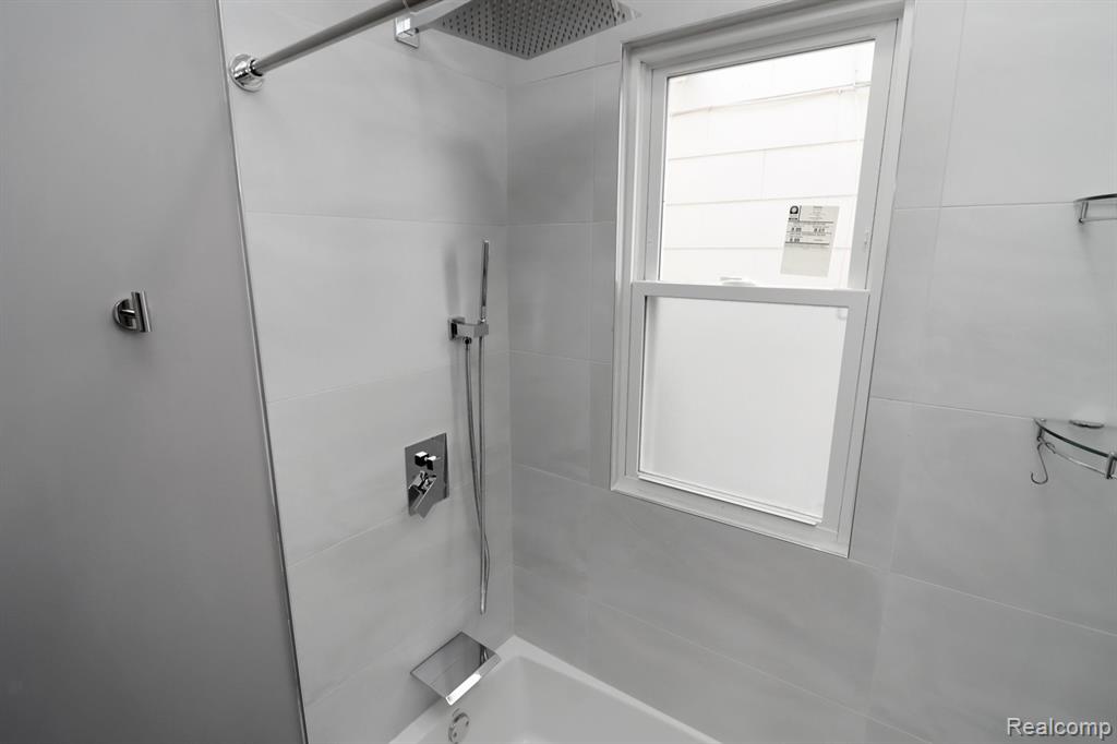 1312 Alter Road Detroit, MI 48215 - Photo 15 of 50