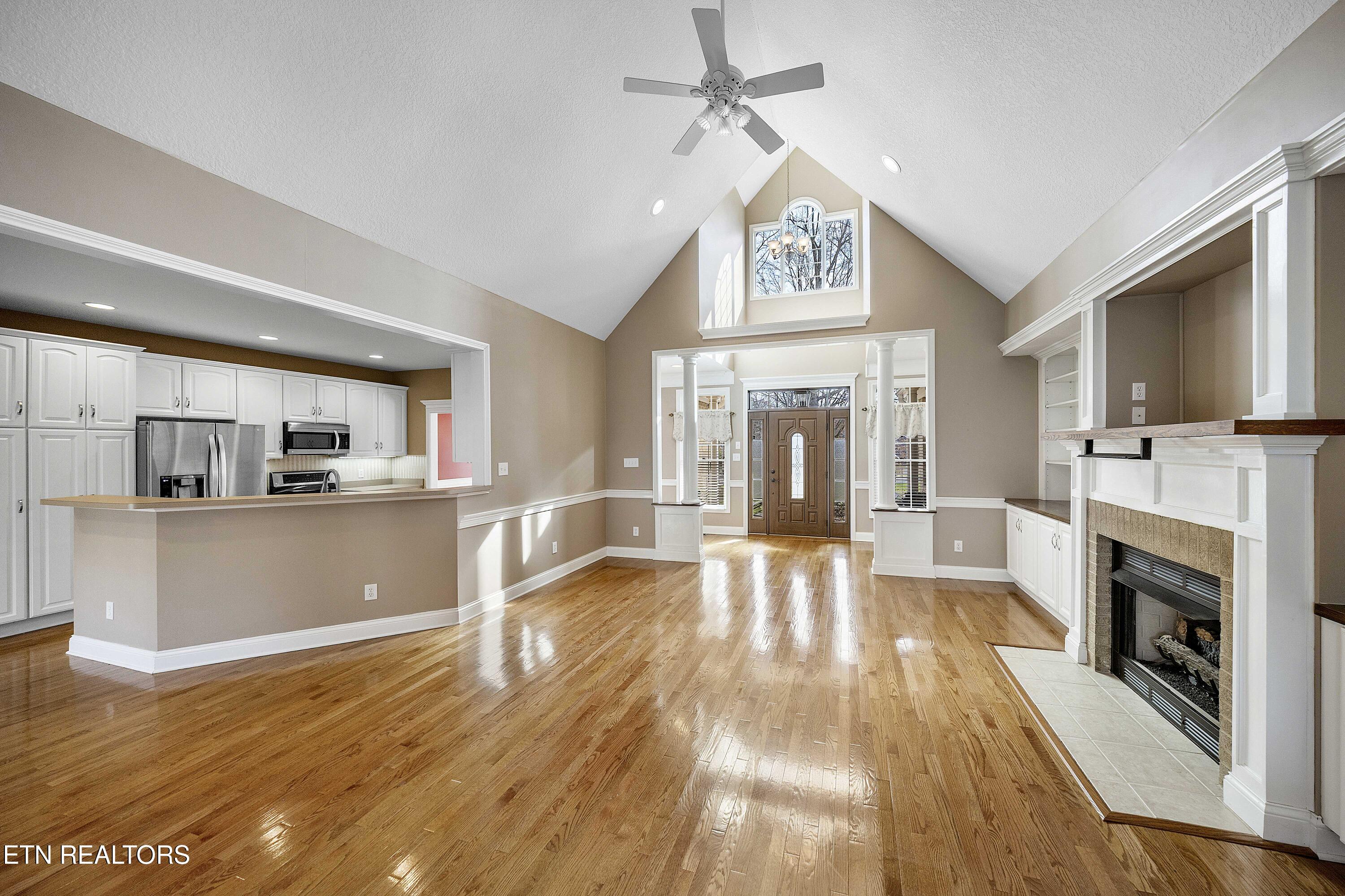 225 Alpine Drive Clinton, TN 37716 - Photo 14 of 41 Living Area