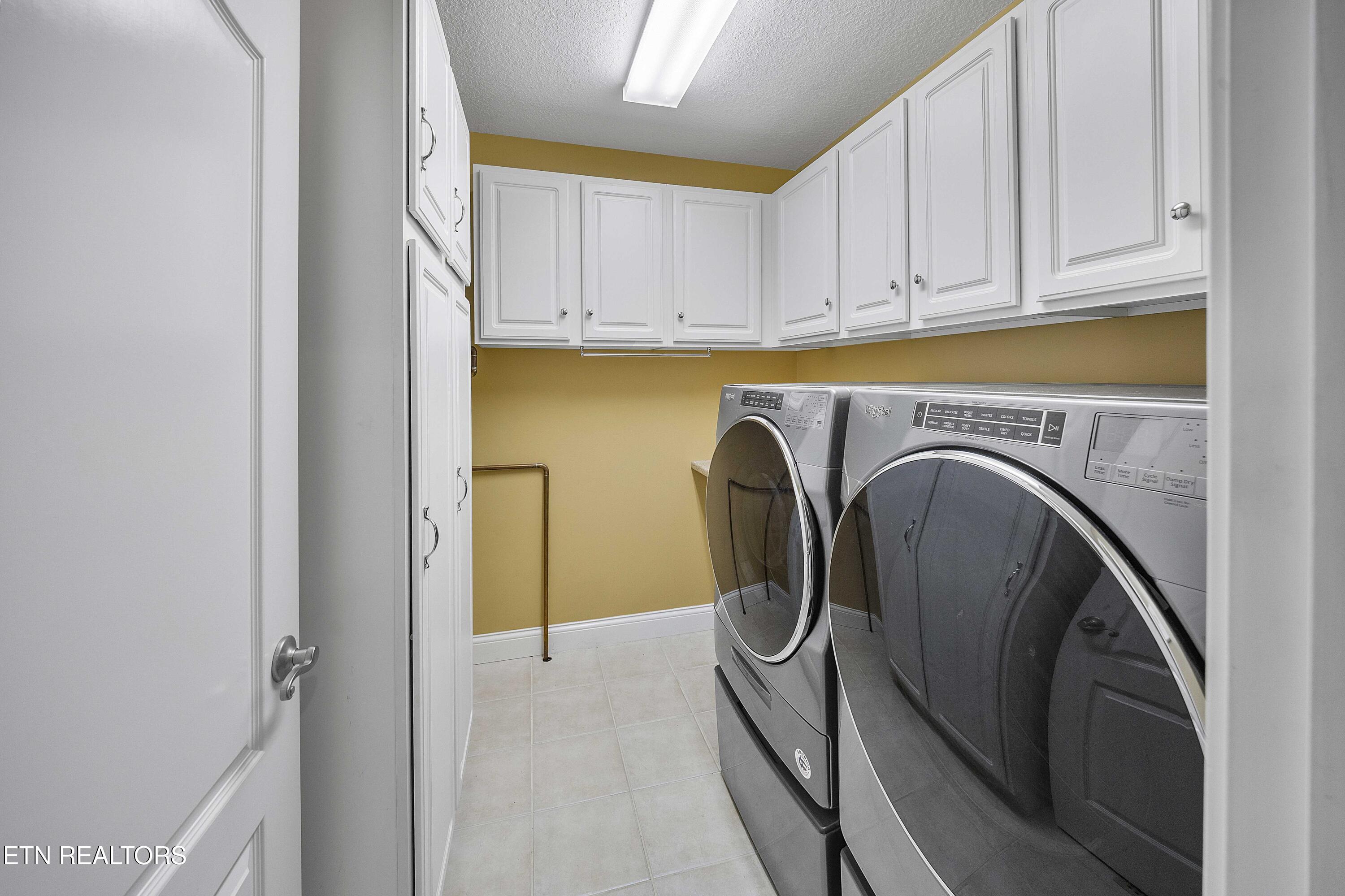 225 Alpine Drive Clinton, TN 37716 - Photo 25 of 41 Laundry Room