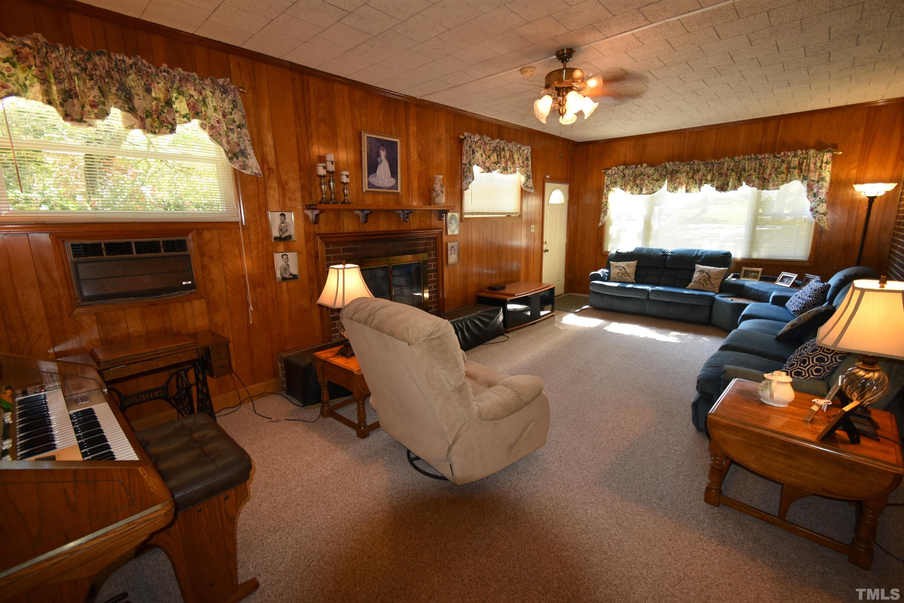 2712 Fairlawn Road Durham, NC 27705 - Photo 11 of 29 Gallery Image 11