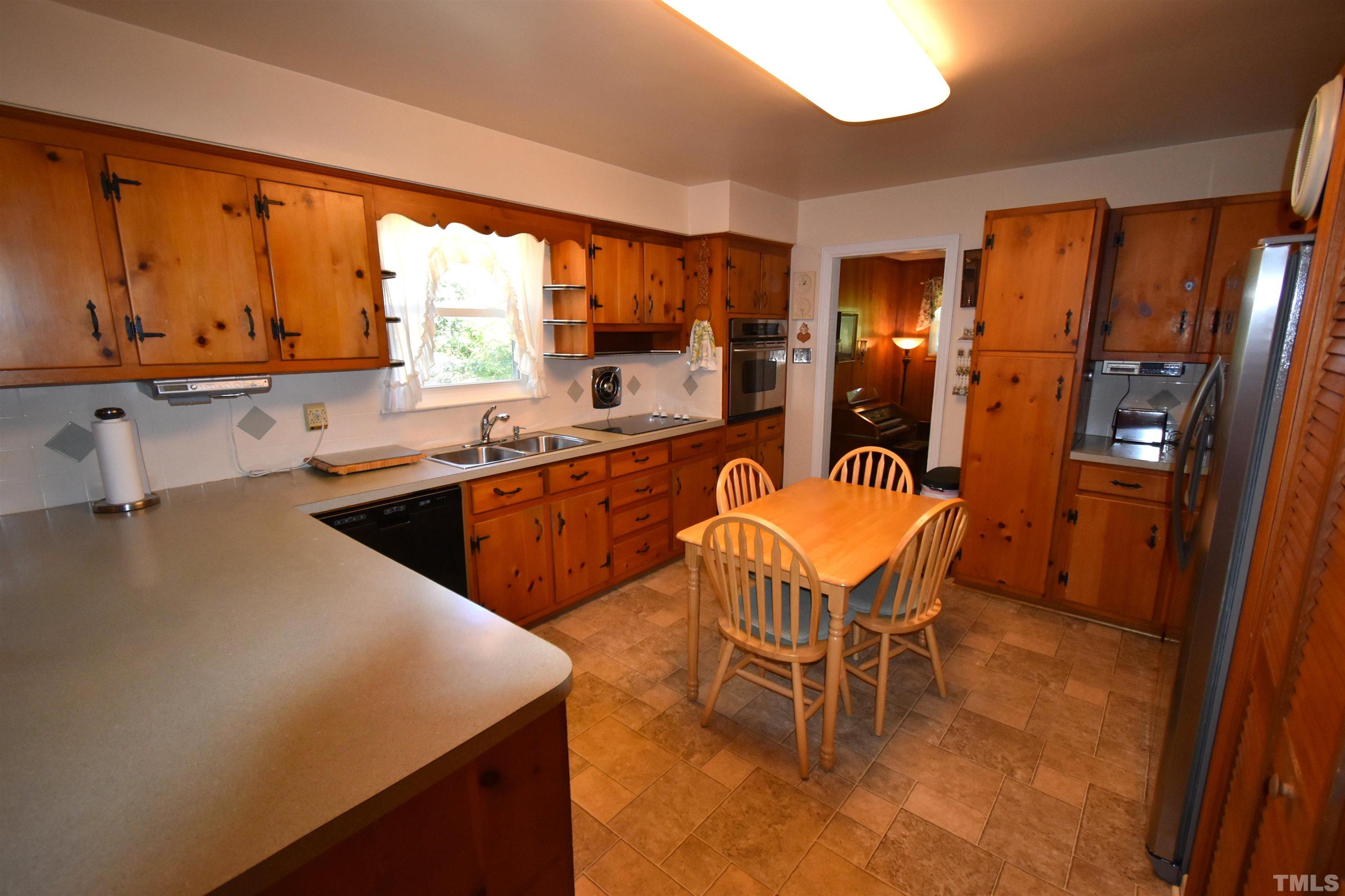2712 Fairlawn Road Durham, NC 27705 - Photo 10 of 29 Gallery Image 10