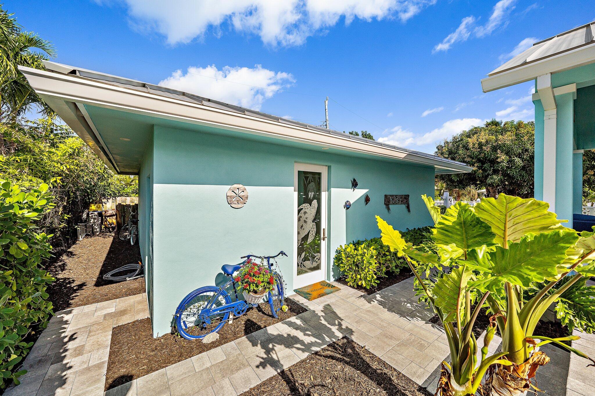 3443 Inlet Court Jupiter, FL 33469 - Photo 44 of 59 GUEST HOUSE FRONT