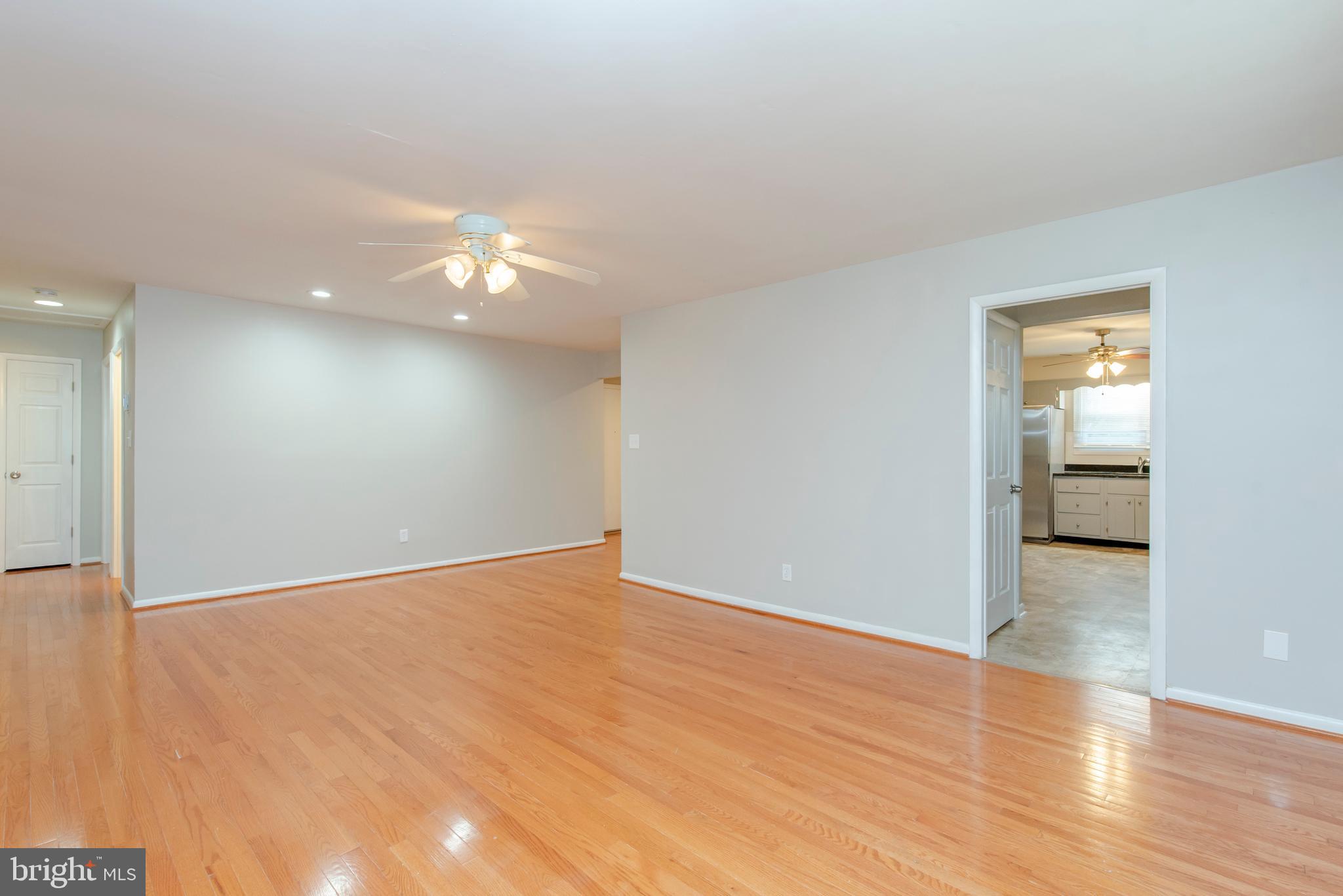 4015 Starbrook Road Randallstown, MD 21133 - Photo 5 of 38 Living Room