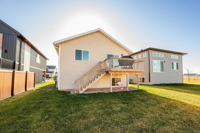 $299,900 | 6036 Kodiak Lane, Horace, ND 58047