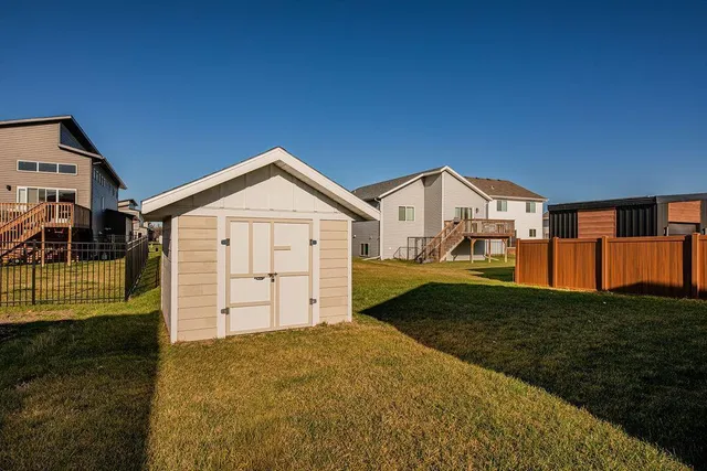 $299,900 | 6036 Kodiak Lane, Horace, ND 58047