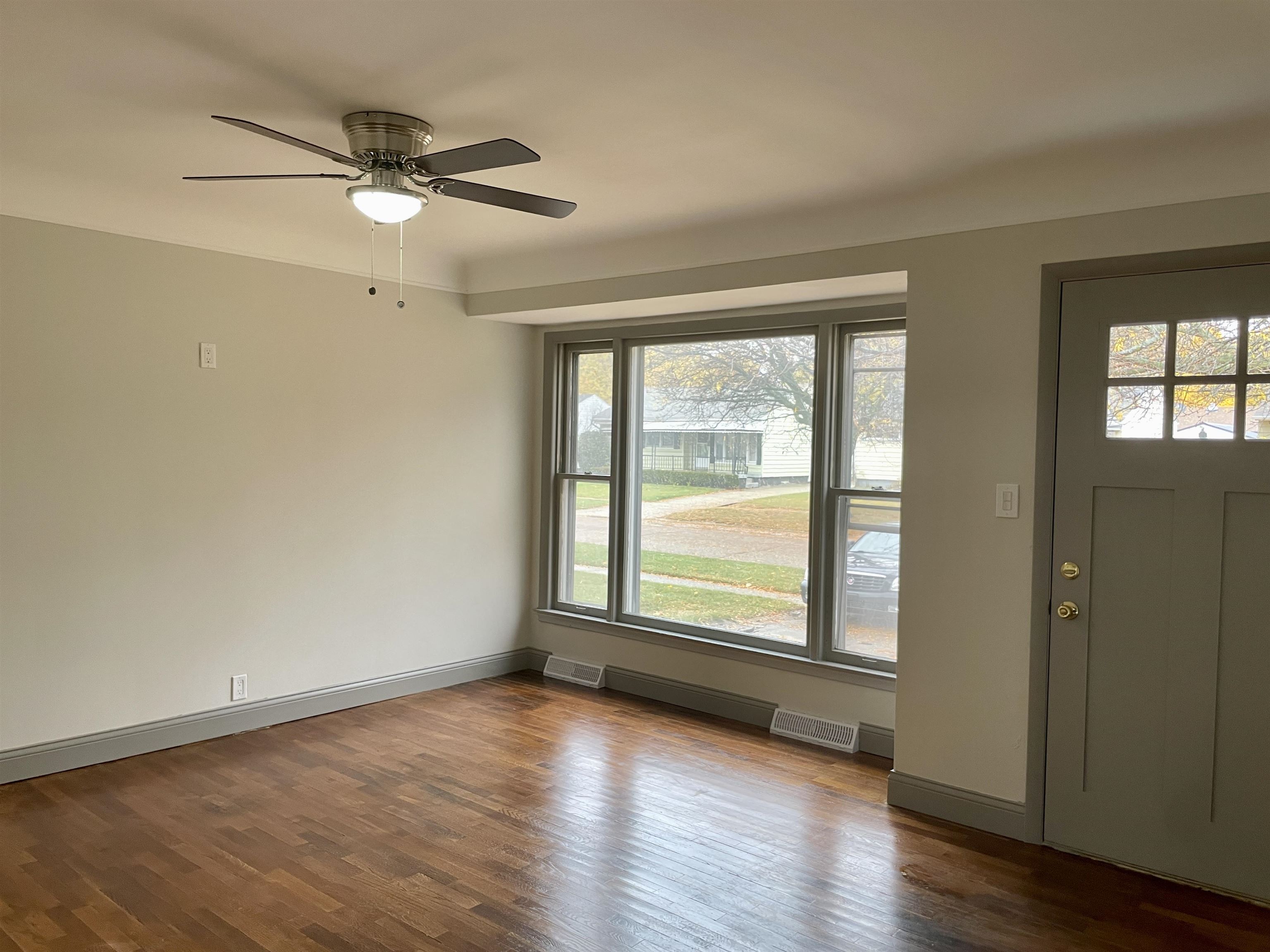 3734 Risedorph Avenue Flint, MI 48506 - Photo 3 of 18 50094308-3.JPG
