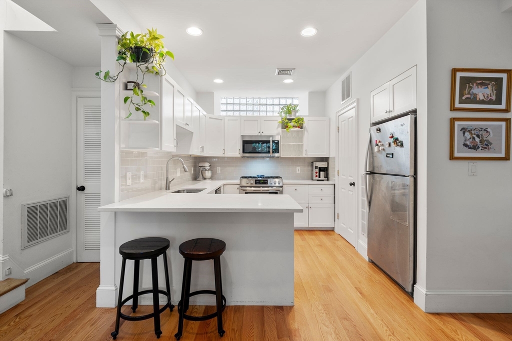 509 East 8th Street, Unit 1 Boston, MA 02127 - Photo 5 of 23