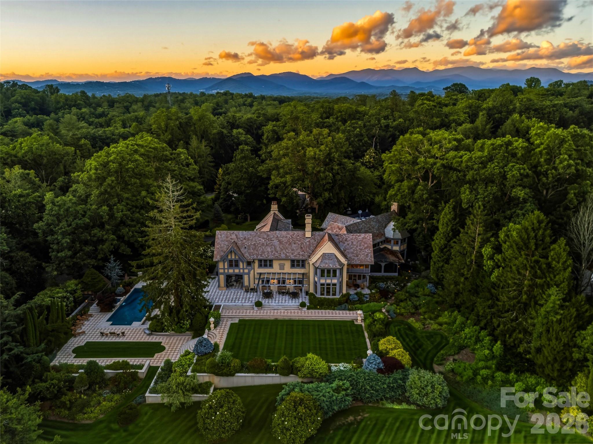 7 Stuyvesant Road Biltmore Forest, NC 28803 - Photo 2 of 48