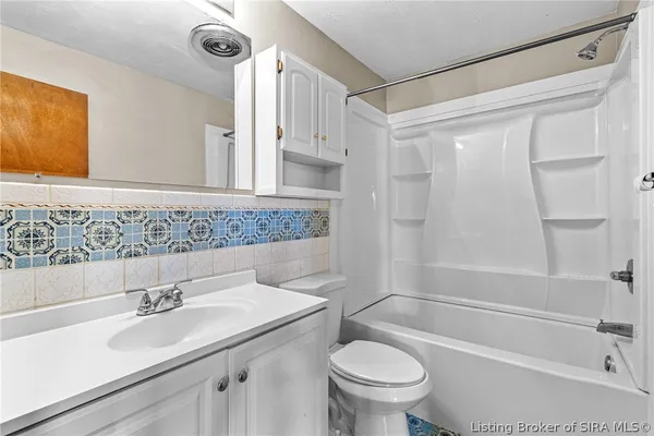 $210,000 | 217 Beckett Street, Jeffersonville, IN 47129