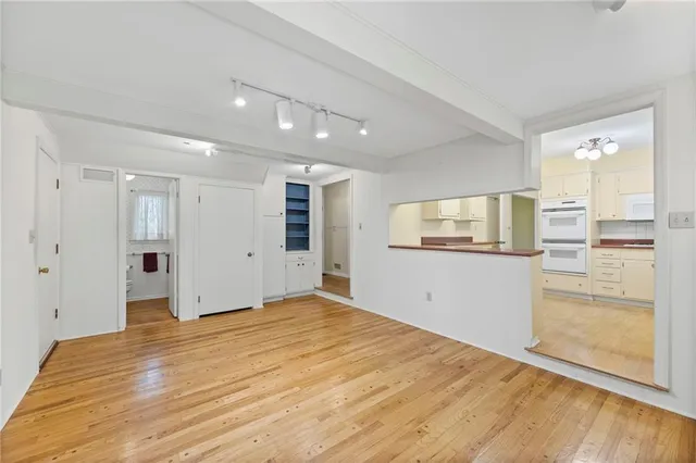 $369,000 | 9708 West 96th Terrace, Overland Park, KS 66212