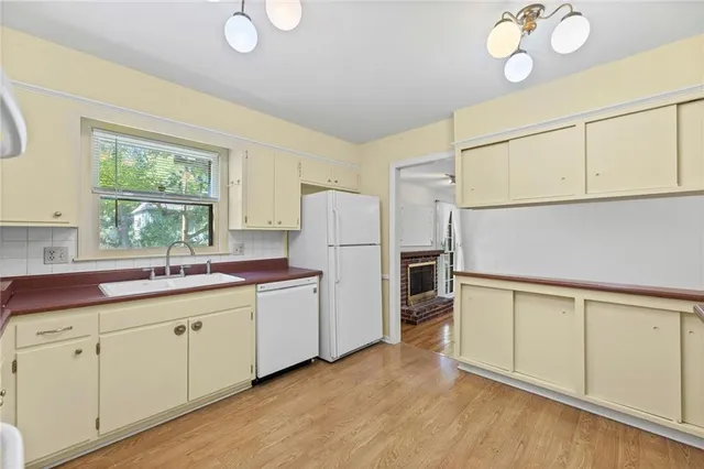 $369,000 | 9708 West 96th Terrace, Overland Park, KS 66212