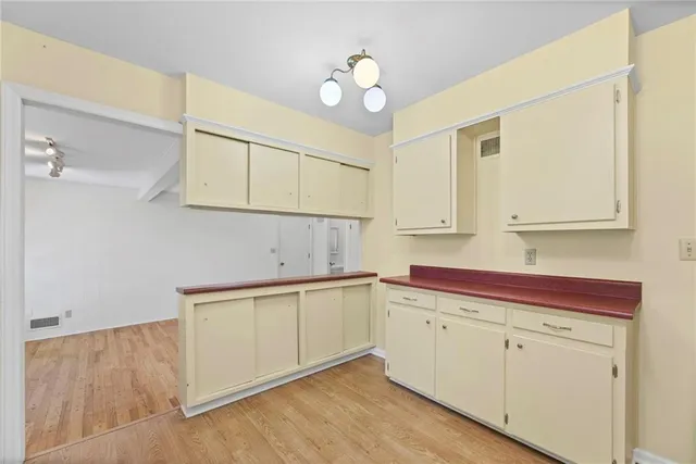 $369,000 | 9708 West 96th Terrace, Overland Park, KS 66212