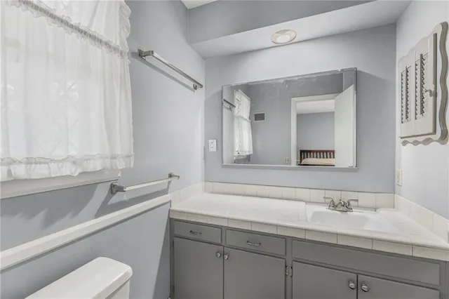 $369,000 | 9708 West 96th Terrace, Overland Park, KS 66212