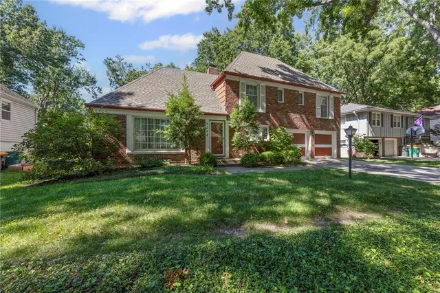 $369,000 | 9708 West 96th Terrace, Overland Park, KS 66212