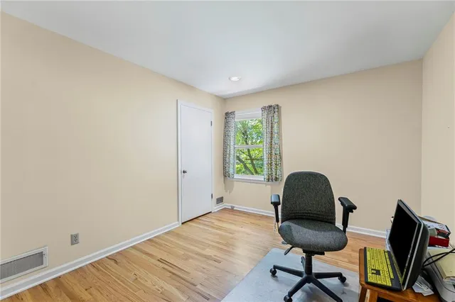 $369,000 | 9708 West 96th Terrace, Overland Park, KS 66212