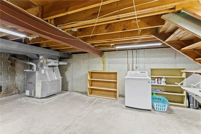 $369,000 | 9708 West 96th Terrace, Overland Park, KS 66212