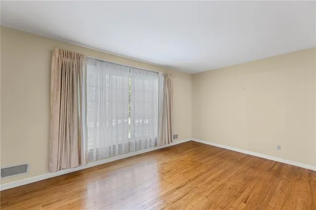 $369,000 | 9708 West 96th Terrace, Overland Park, KS 66212