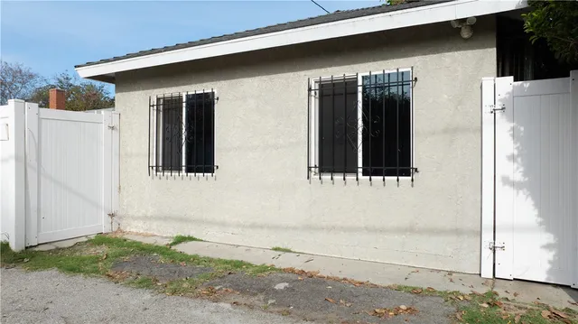 $1,920 | 19140 Hartland Street, Reseda, CA 91335