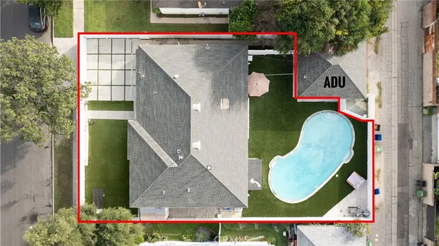 $1,920 | 19140 Hartland Street, Reseda, CA 91335