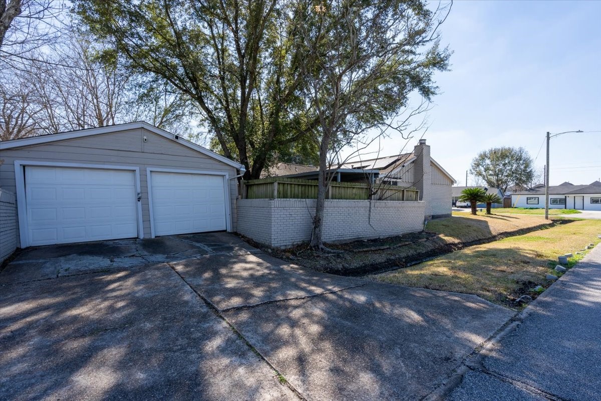 10601 Buffum Street Houston, TX 77051 - Photo 5 of 50 a view of a backyard