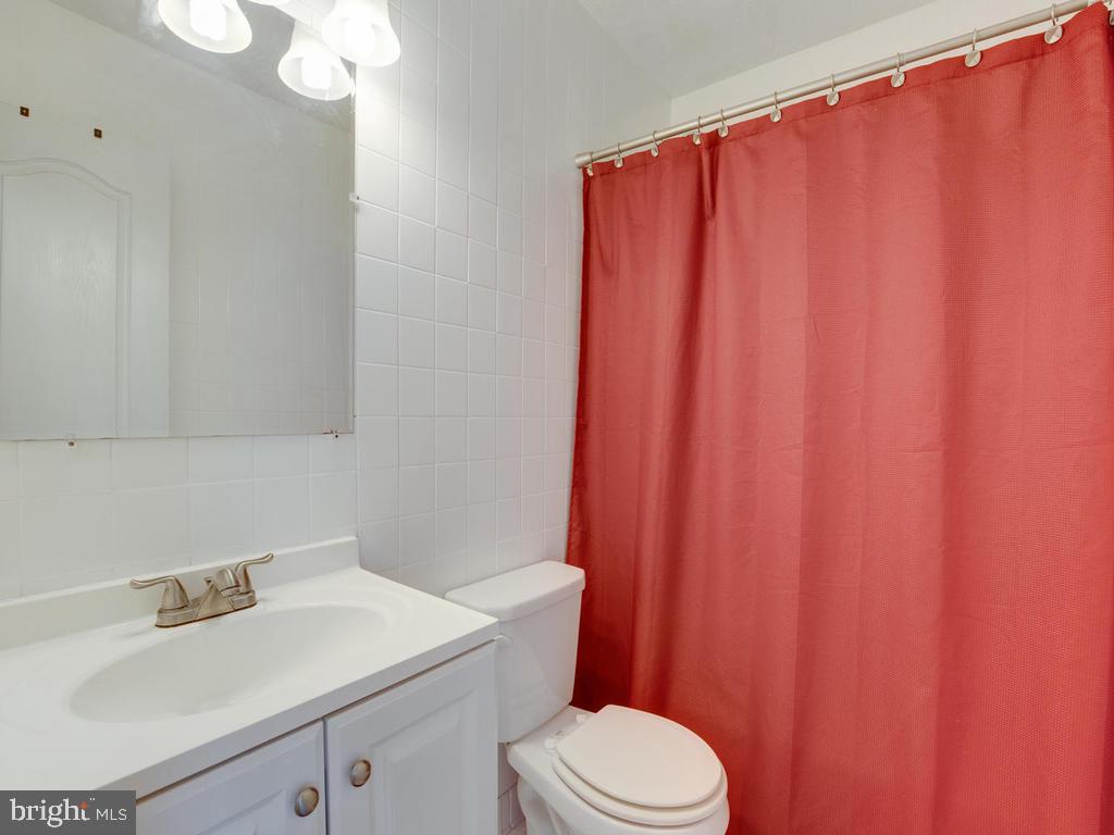 4078 Rustico Road Baltimore, MD 21220 - Photo 24 of 40 Full bath on upper level