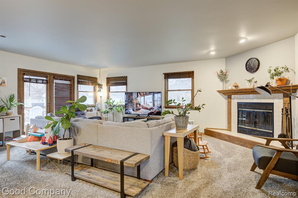 28 Maplefield Road Pleasant Ridge, MI 48069 - Photo 13 of 49