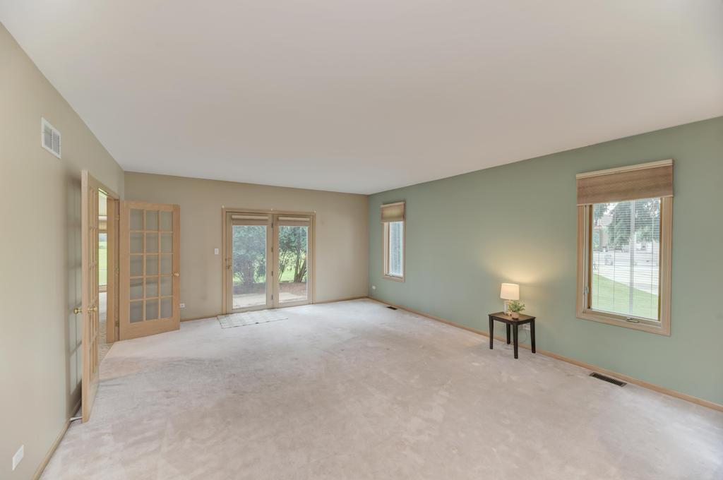 1500 Royal Oak Road Darien, IL 60561 - Photo 7 of 48