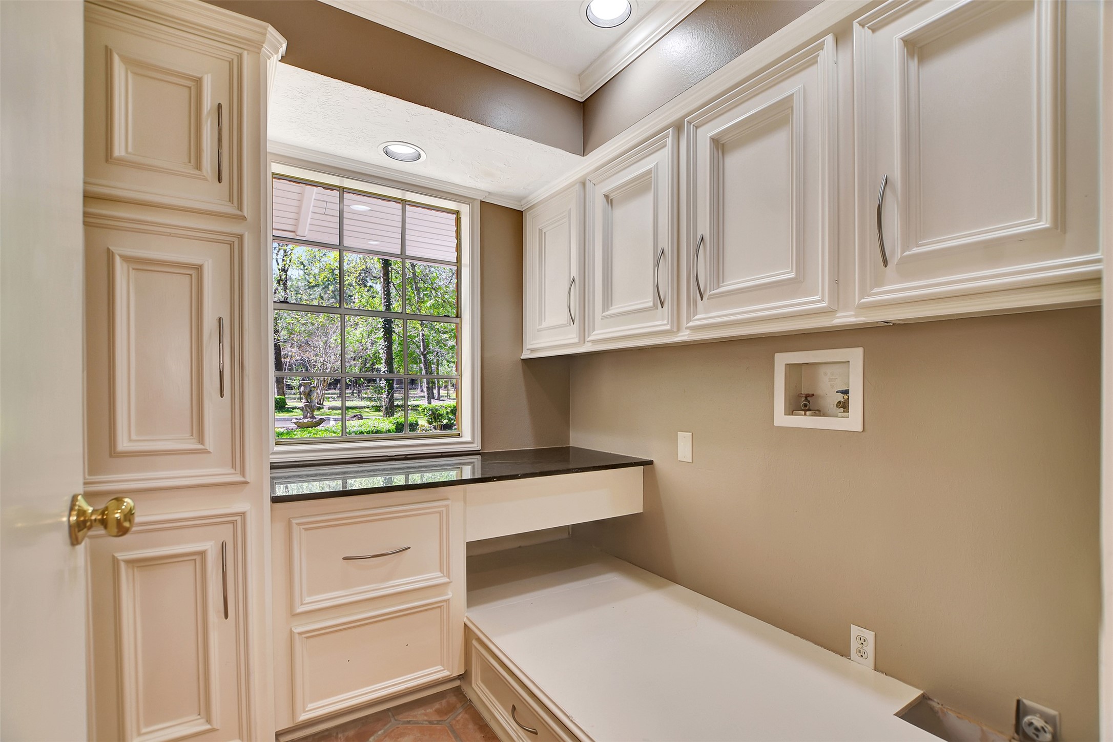 16002 Koenig Lane Conroe, TX 77384 - Photo 29 of 48 a view of cabinets and window