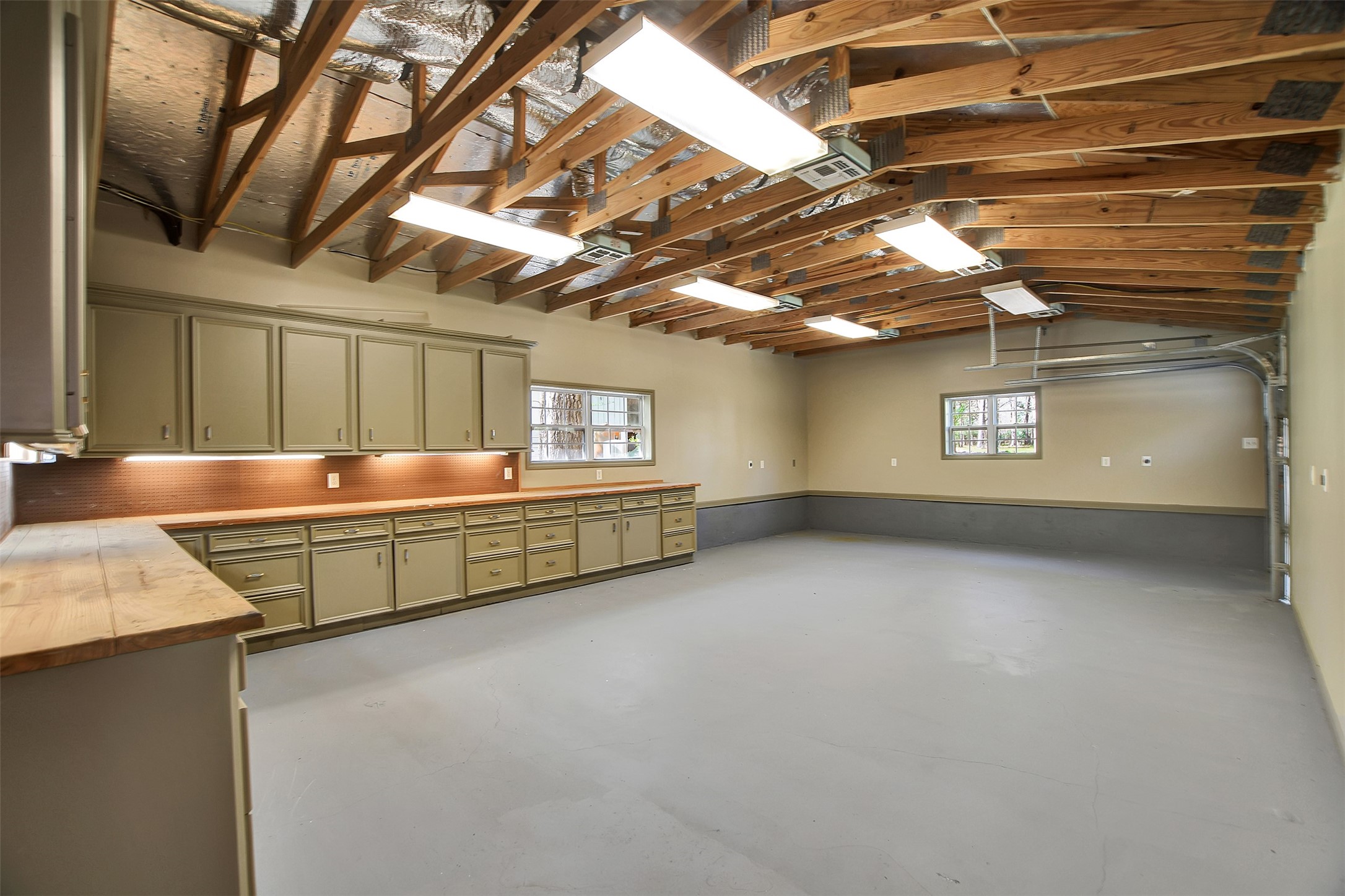 16002 Koenig Lane Conroe, TX 77384 - Photo 33 of 48 Large workshop