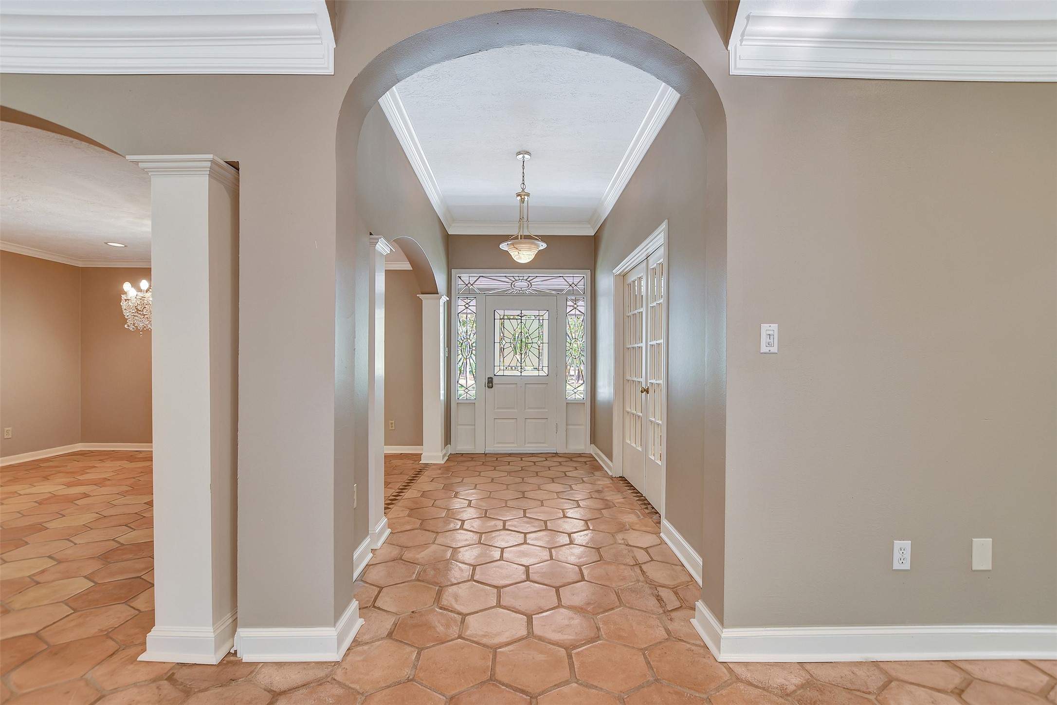 16002 Koenig Lane Conroe, TX 77384 - Photo 7 of 48 a view of a hallway