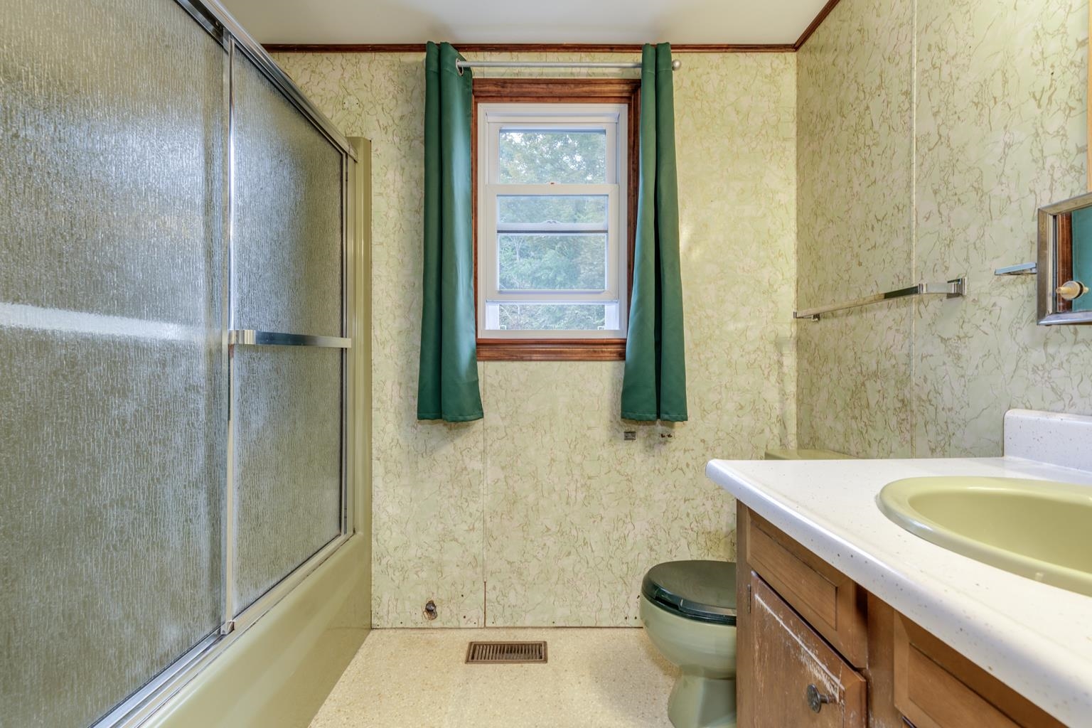 1075 Hopkinton Road Hopkinton, NH 03229 - Photo 6 of 37