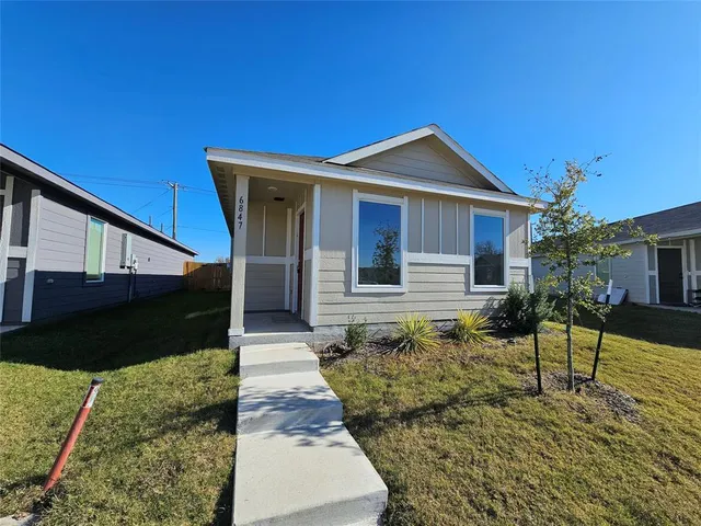 $1,575 | 6847 Coulter Drive, Princeton, TX 75407