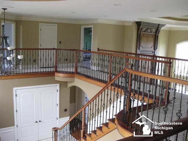 1024 Abbey Road Monroe, MI 48161 - Photo 16 of 27 Cat walk